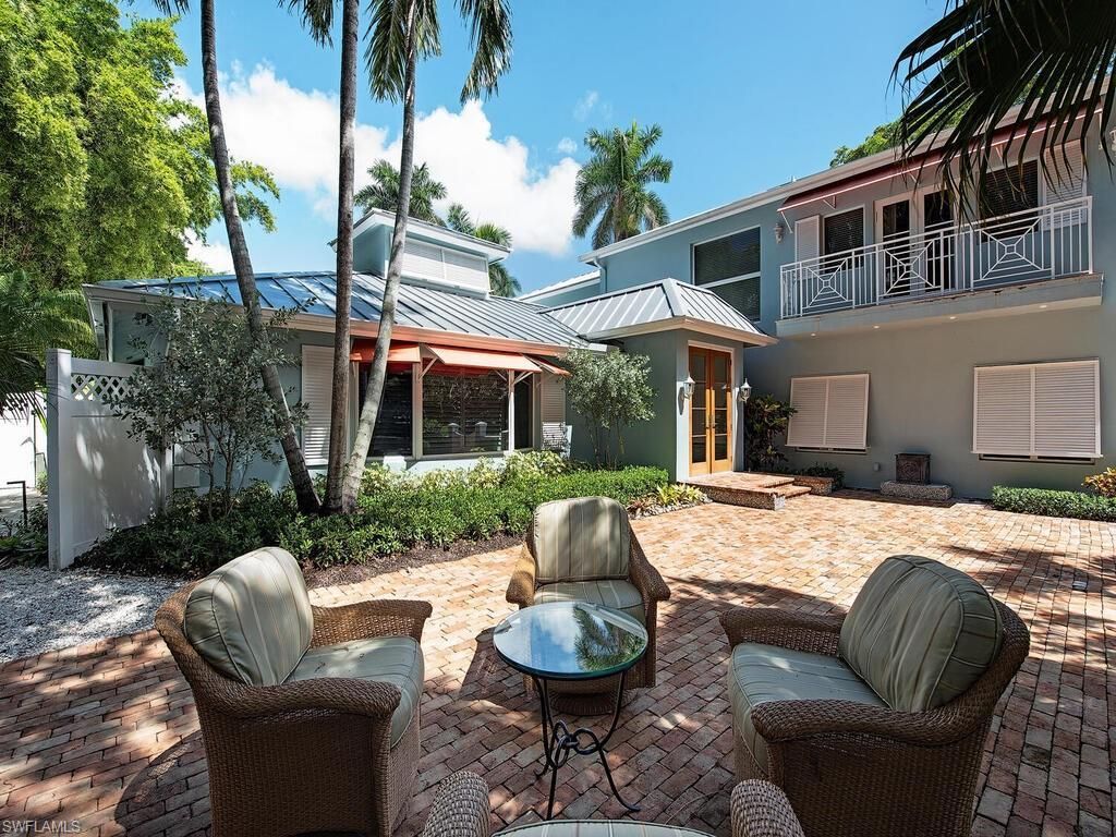 195 2nd Ave N, Naples, FL 34102 Photo