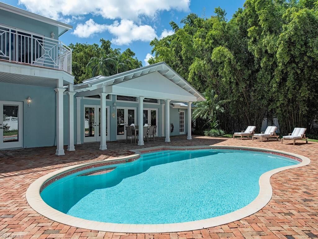 195 2nd Ave N, Naples, FL 34102 Photo