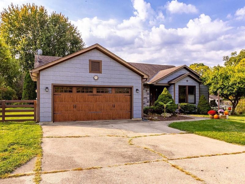 5679 Brewer Road, Mason, OH 45040 Photo 2