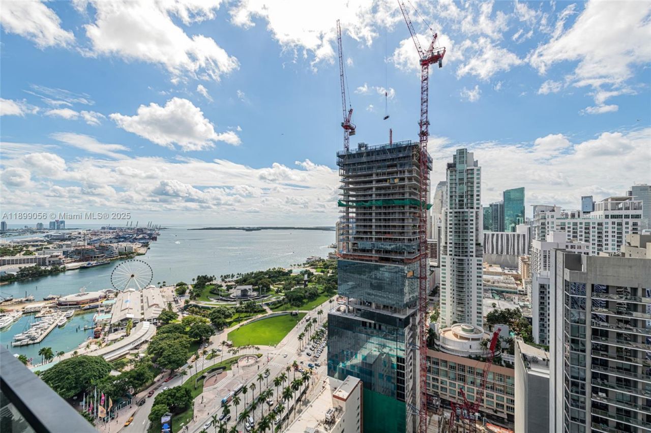 398 NE 5th St, Unit 3017, Miami, FL 33132 Photo