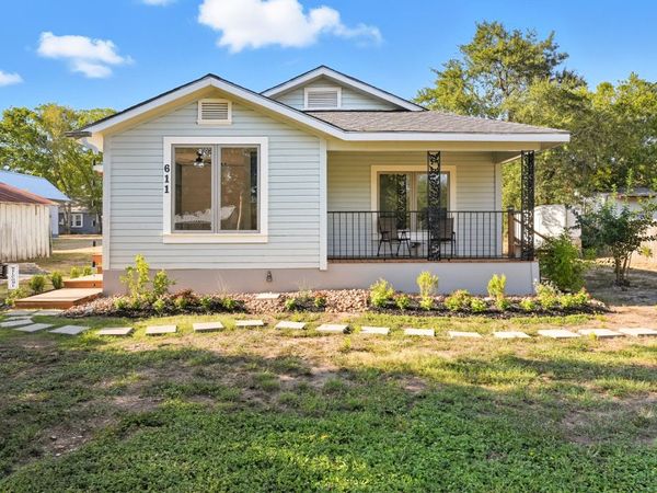 611 Qualls Street, Gonzales, TX 78629