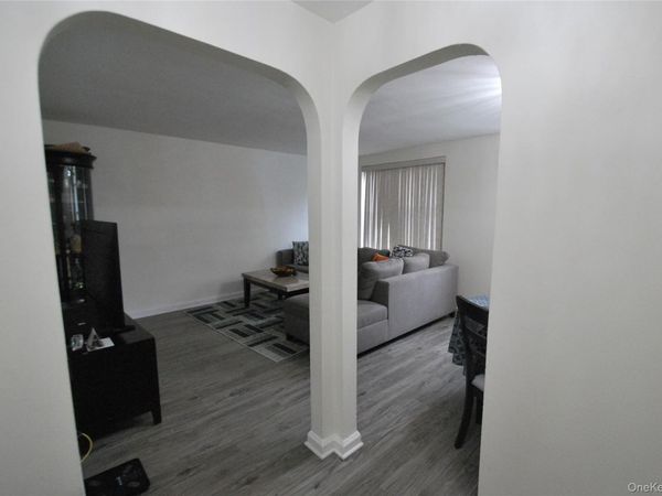 106 Richbell Road, Unit B2, Mamaroneck, NY 10543