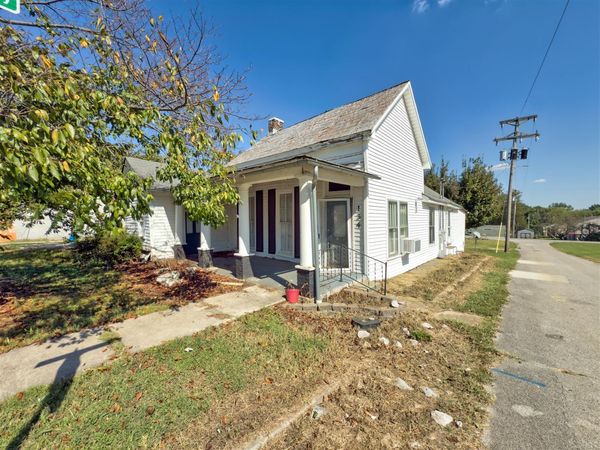 134 S Main Street , Adairville, KY 42202