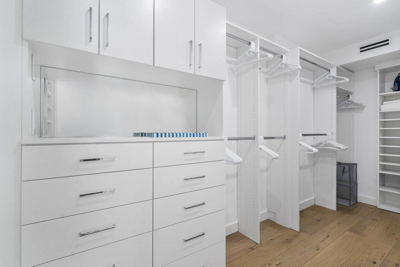 100 Worth Avenue, Unit 220, Palm Beach, FL 33480 Photo