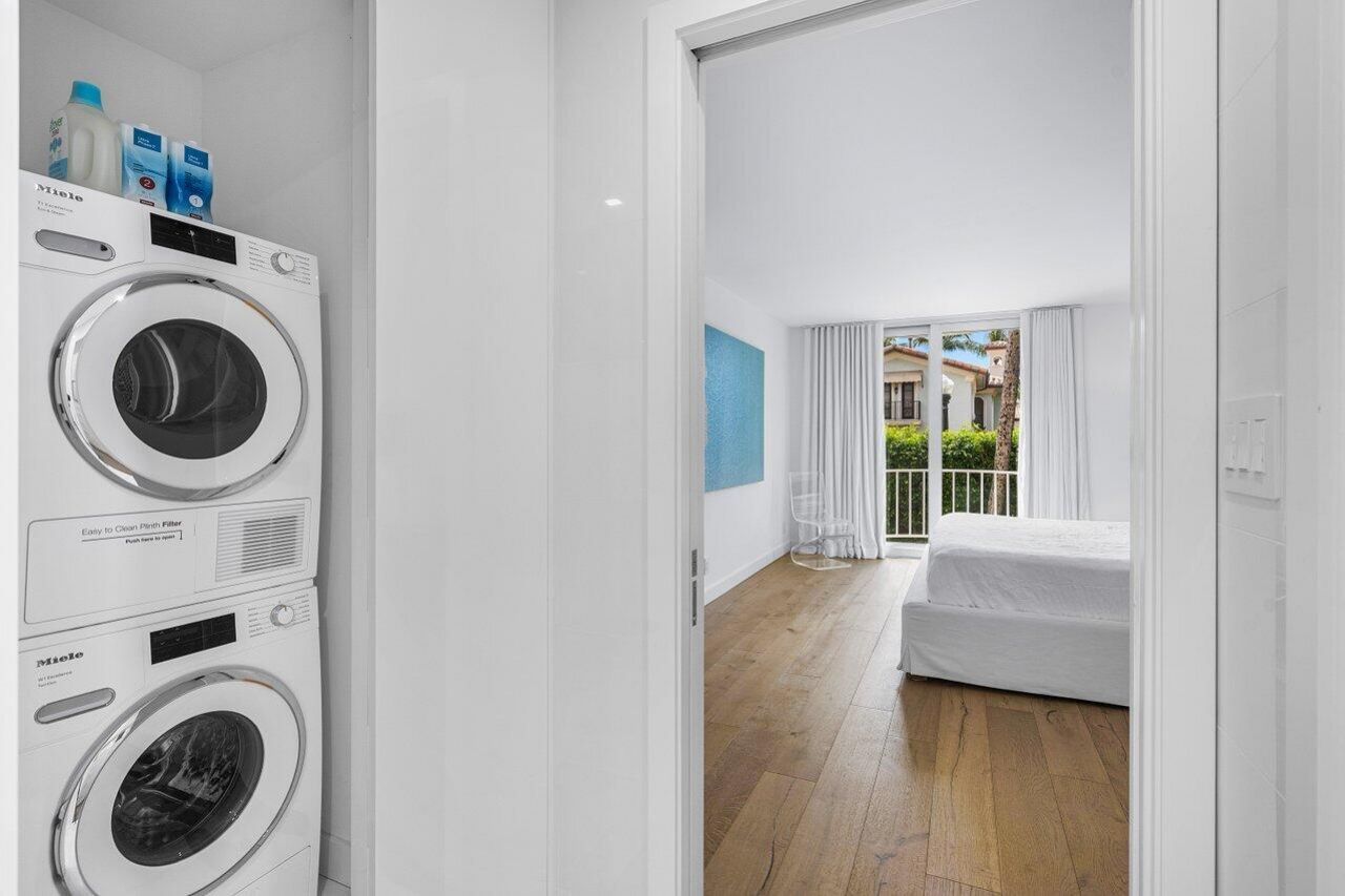 100 Worth Avenue, Unit 220, Palm Beach, FL 33480 Photo