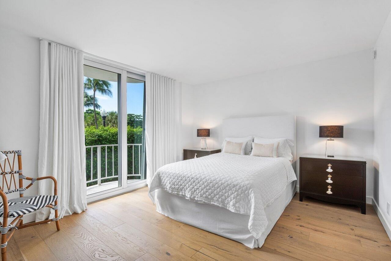 100 Worth Avenue, Unit 220, Palm Beach, FL 33480 Photo