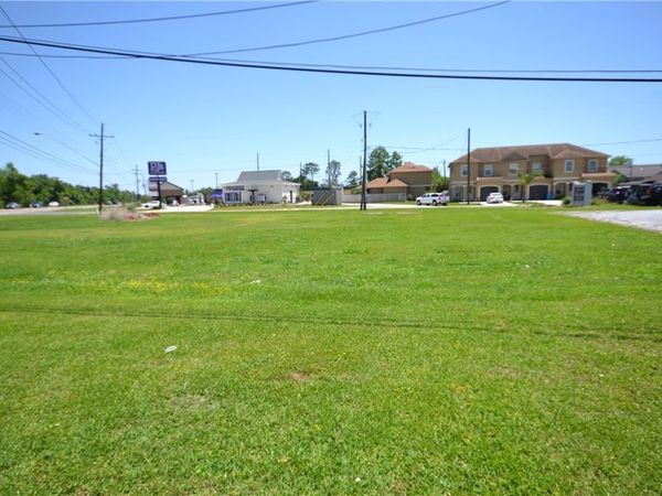 12429 HWY 90 Highway, Luling, LA 70070
