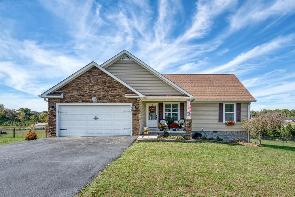 500 Bethlehem Estates Dr, Rickman, TN 38580 Main Photo