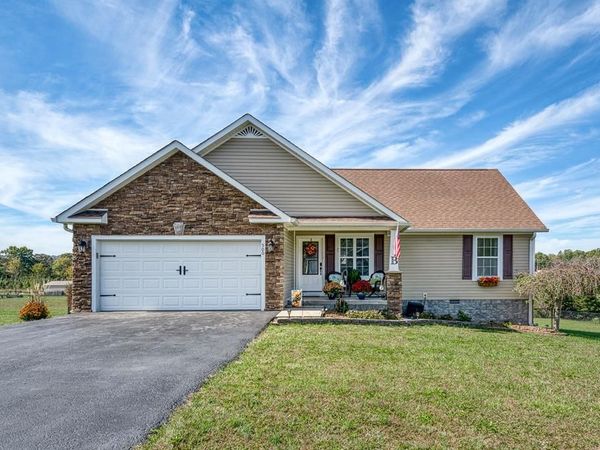 500 Bethlehem Estates Dr, Rickman, TN 38580