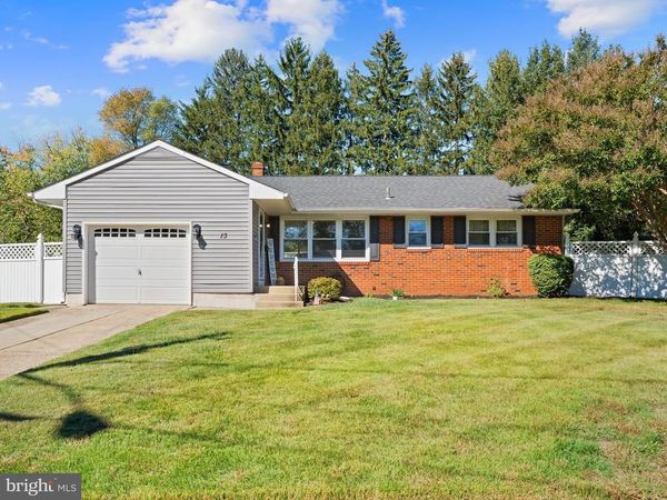 13 MALIBU DRIVE, MAGNOLIA, NJ 08049