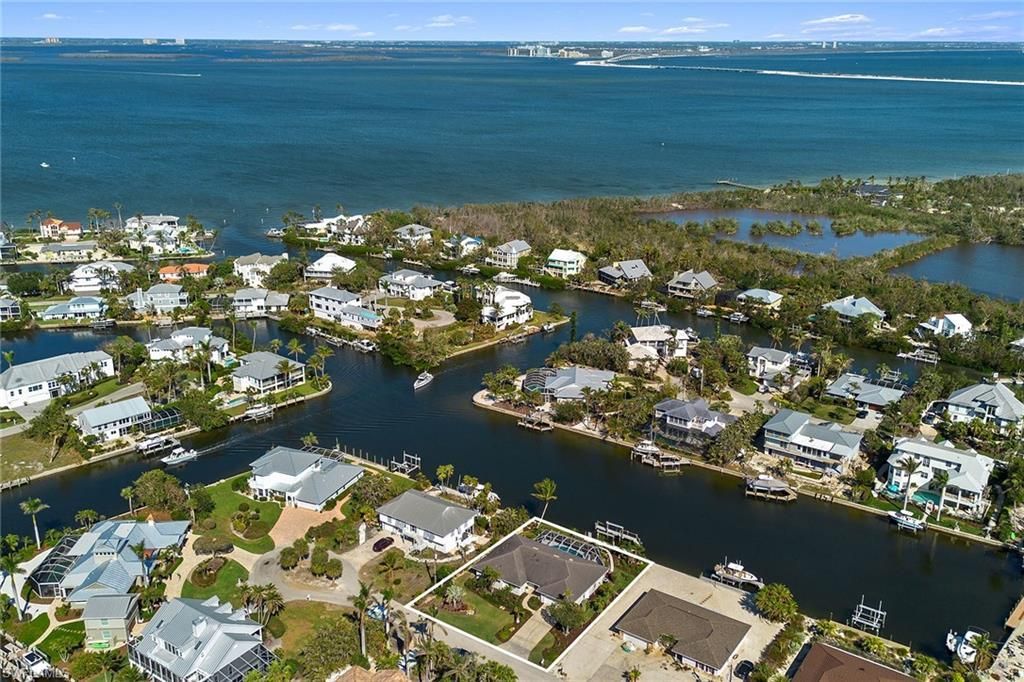 1674 Sabal Palm Dr, Sanibel, FL 33957 Photo