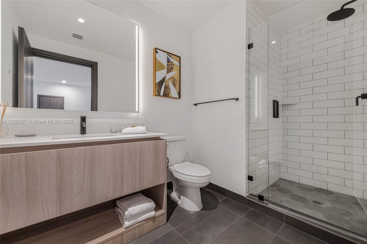 398 NE 5th St, Unit 3017, Miami, FL 33132 Photo