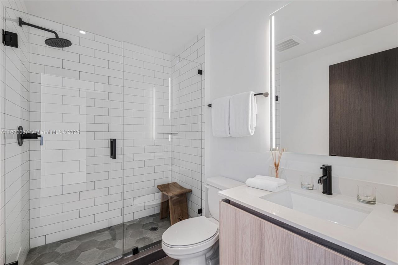 398 NE 5th St, Unit 3017, Miami, FL 33132 Photo