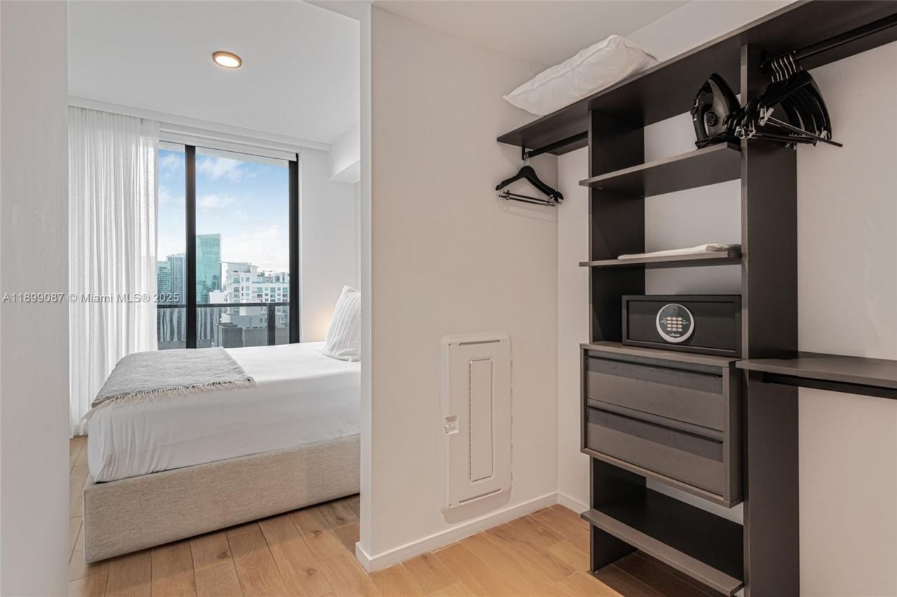 398 NE 5th St, Unit 3017, Miami, FL 33132 Photo