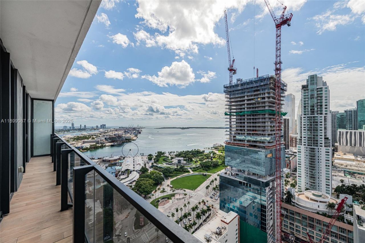 398 NE 5th St, Unit 3017, Miami, FL 33132 Photo