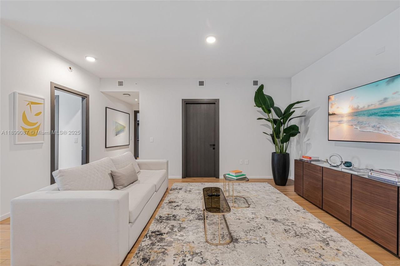 398 NE 5th St, Unit 3017, Miami, FL 33132 Photo