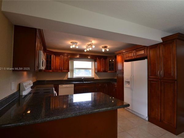 10241 NW 35th St, Unit 4, Coral Springs, FL 33065