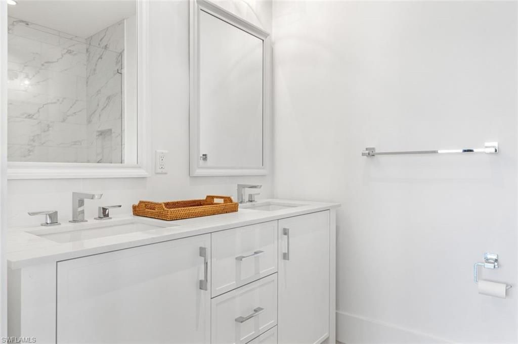 850 Central Ave, Unit 305, Naples, FL 34102 Photo
