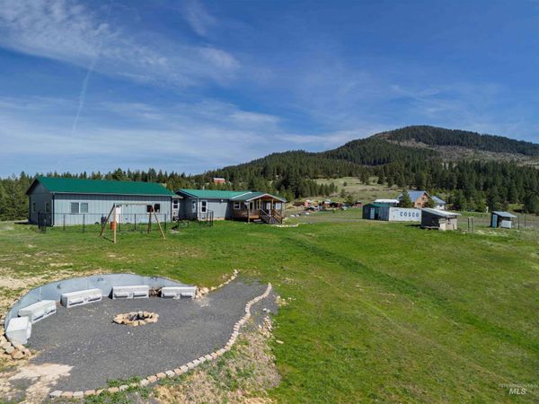 1311 Gold Hill Rd, Princeton, ID 83857