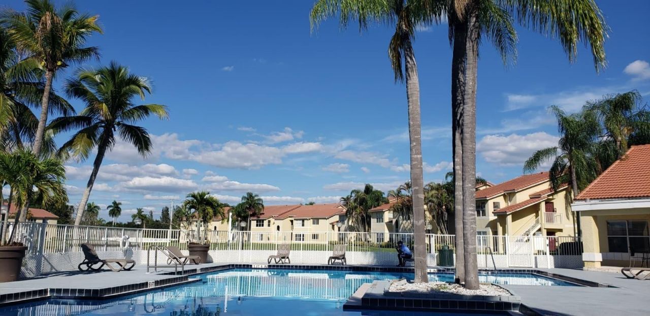 731 Vista Isles Drive, Unit 1527, Plantation, FL 33325 Photo