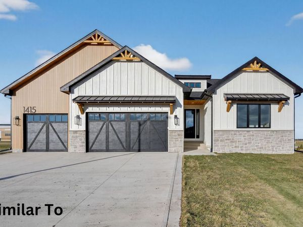 215 NW Woodmoor Drive, Waukee, IA 50263