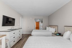 9550 Shore Dr. photo 4