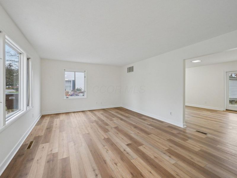 218 Darbyhurst Road, Columbus, OH 43228 Photo 11