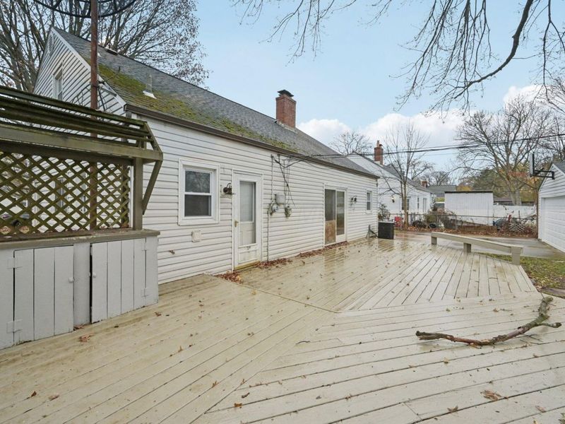 218 Darbyhurst Road, Columbus, OH 43228 Photo 5