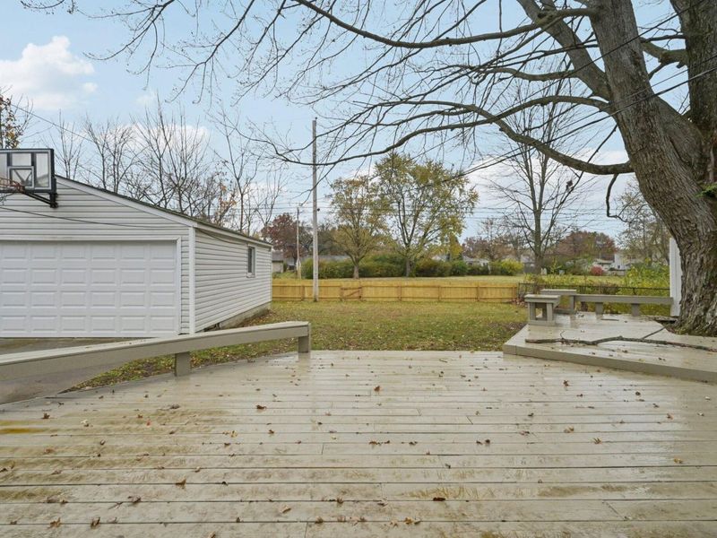 218 Darbyhurst Road, Columbus, OH 43228 Photo 6