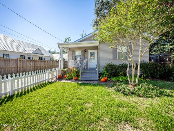 443 Bills Avenue, Ocean Springs, MS 39564