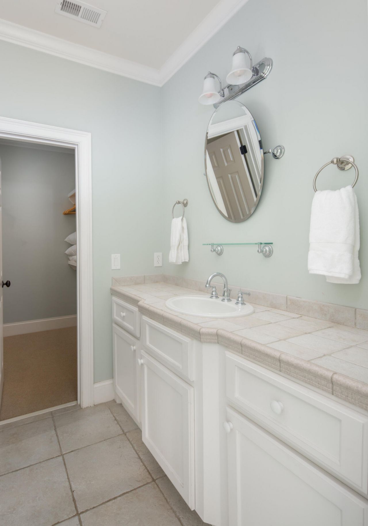 406 E Ashley Avenue Photo 22