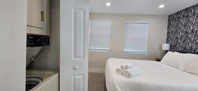 1215 NE 13th Avenue, Fort Lauderdale, FL 33304 Photo