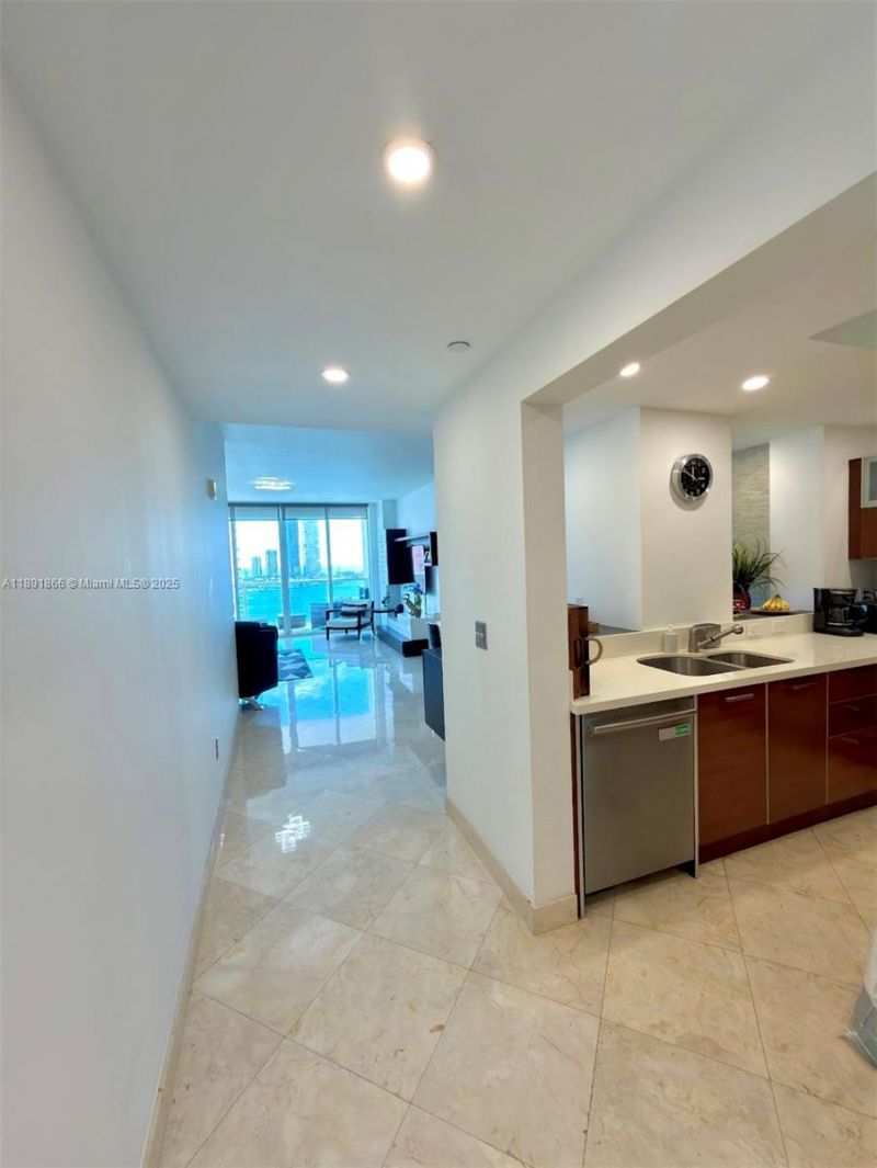 3330 NE 190th St, Unit 1610, Aventura, FL 33180 Photo