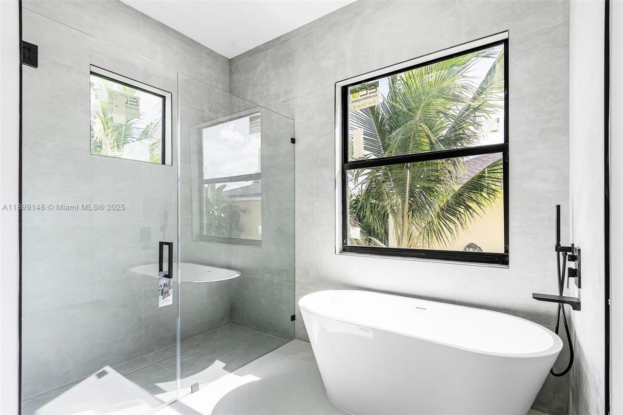 4113 NW 36th Ln, Cape Coral, FL 33993 Photo