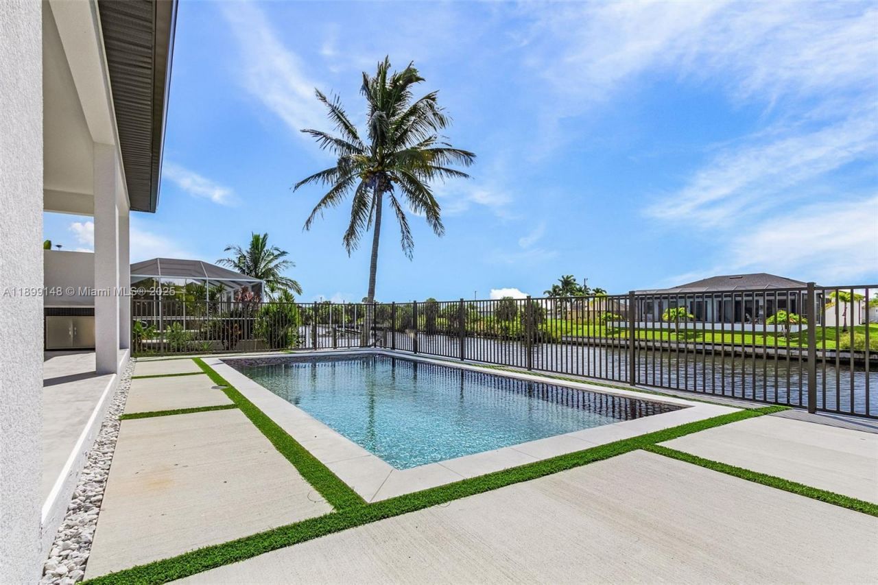 4113 NW 36th Ln, Cape Coral, FL 33993 Photo