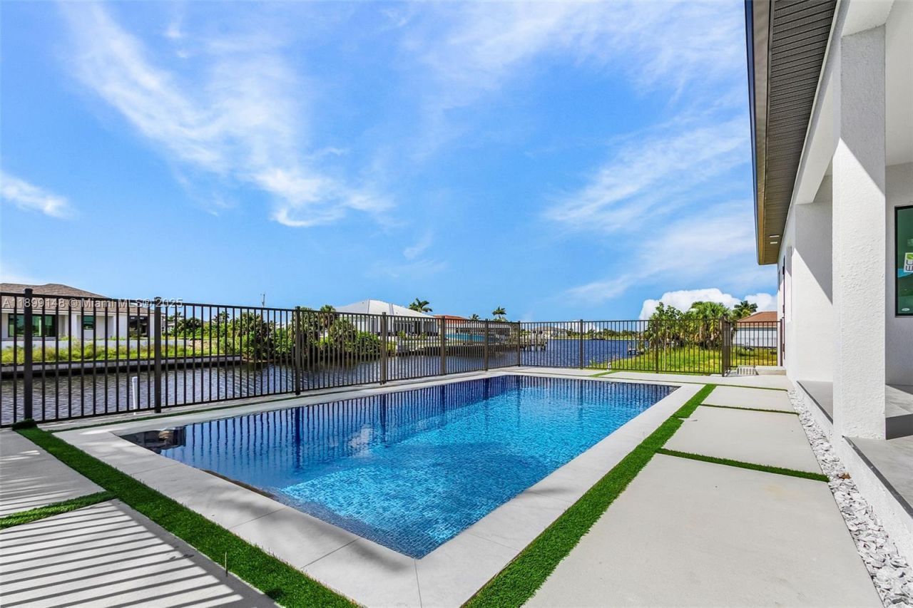 4113 NW 36th Ln, Cape Coral, FL 33993 Photo