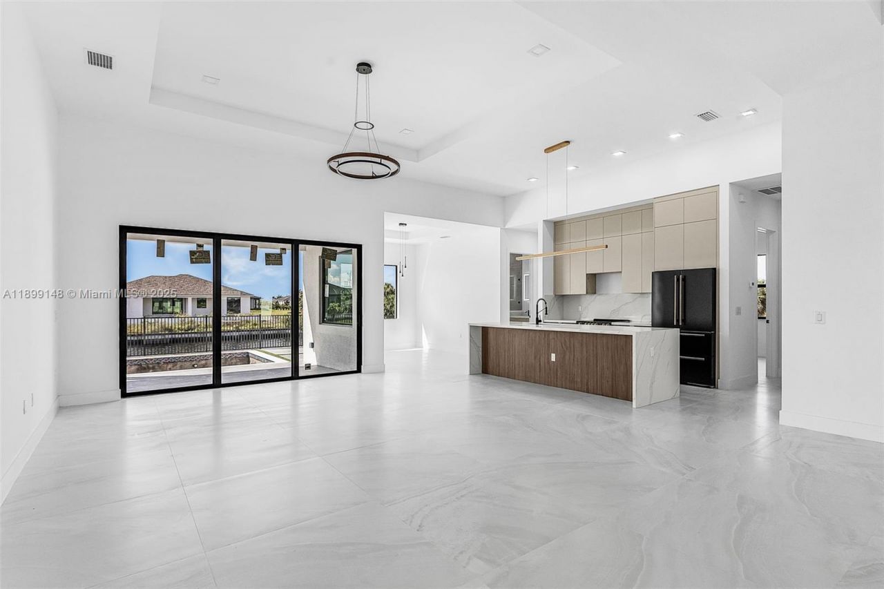 4113 NW 36th Ln, Cape Coral, FL 33993 Photo