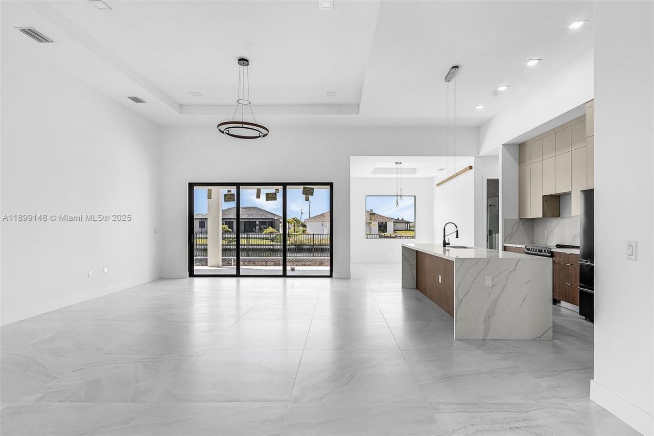 4113 NW 36th Ln, Cape Coral, FL 33993 Photo