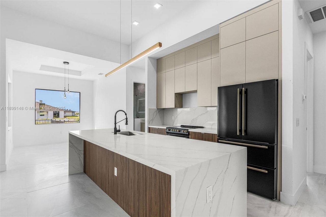 4113 NW 36th Ln, Cape Coral, FL 33993 Photo