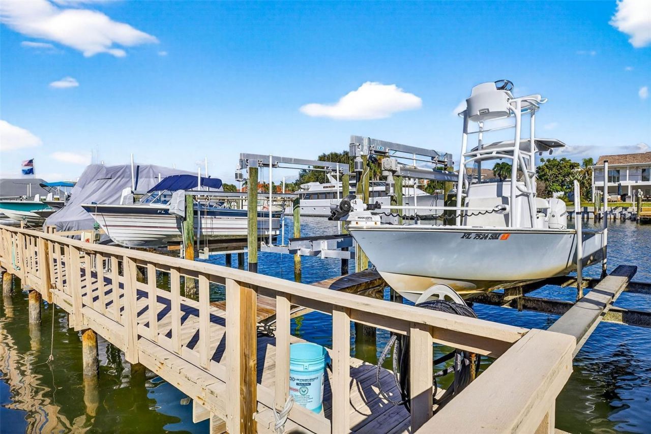 745 Pinellas Bayway S, Unit 302, Tierra Verde, FL 33715 Photo