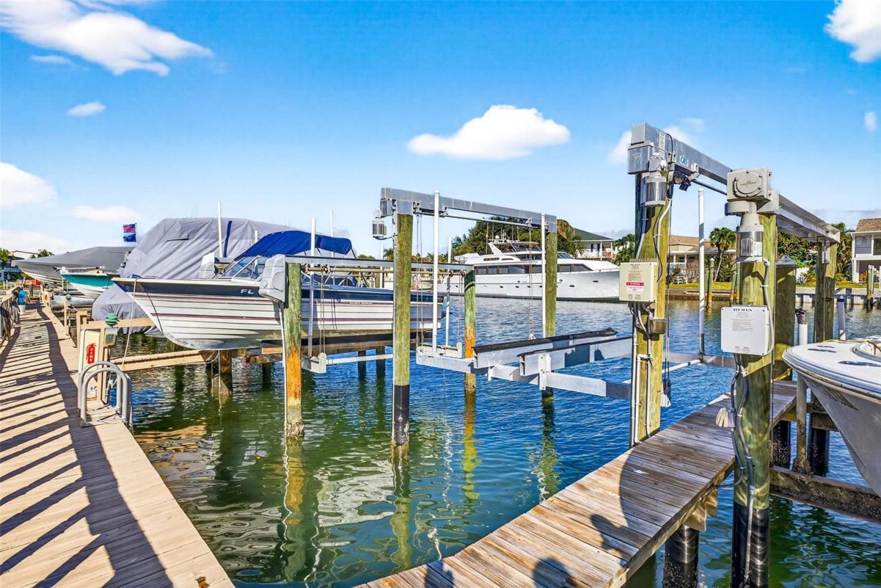 745 Pinellas Bayway S, Unit 302, Tierra Verde, FL 33715 Photo