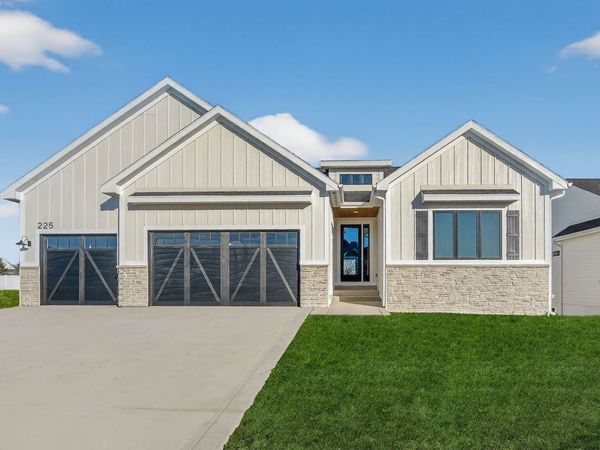 225 NW Woodmoor Drive, Waukee, IA 50263