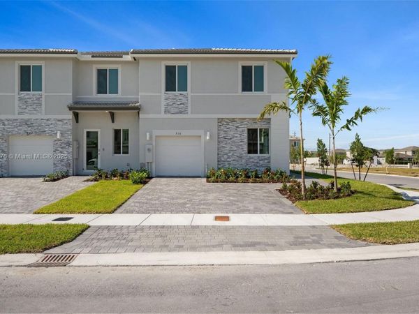 715 SE 15th St, Homestead, FL 33034