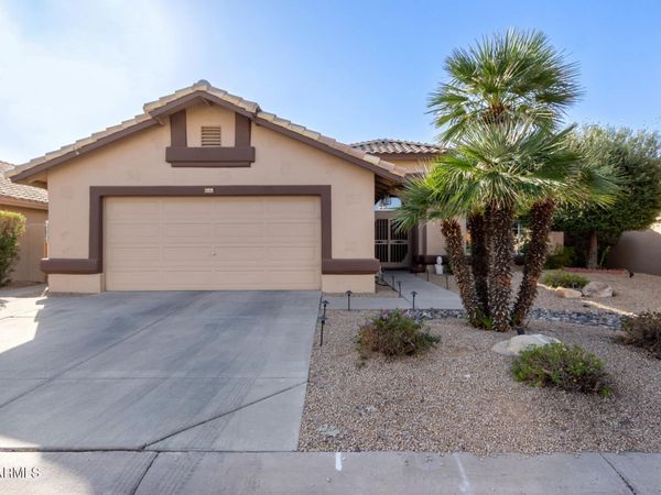 14215 W MOUNTAIN LAUREL Trail, Surprise, AZ 85374