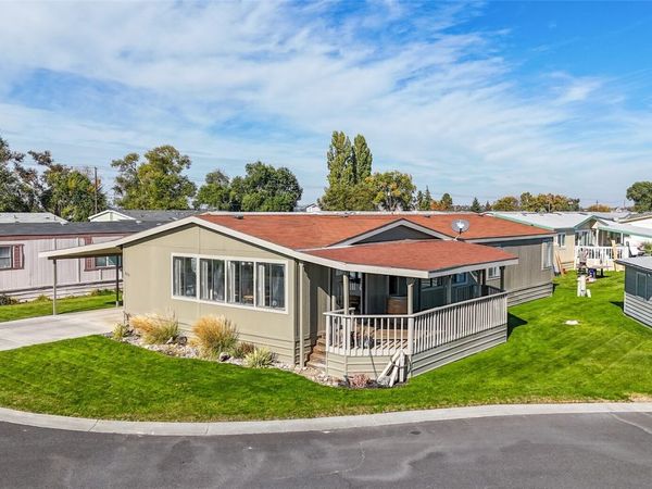 2240 W Broadway Avenue, Unit 225, Moses Lake, WA 98837