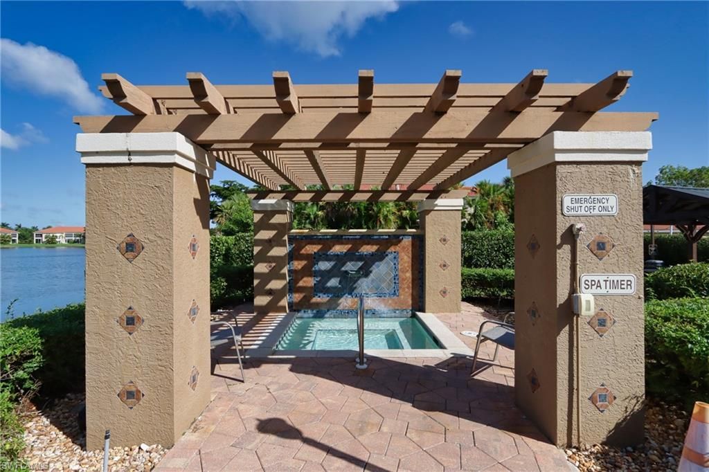 6544 Huntington Lakes Cir, Unit 9-204, Naples, FL 34119 Photo