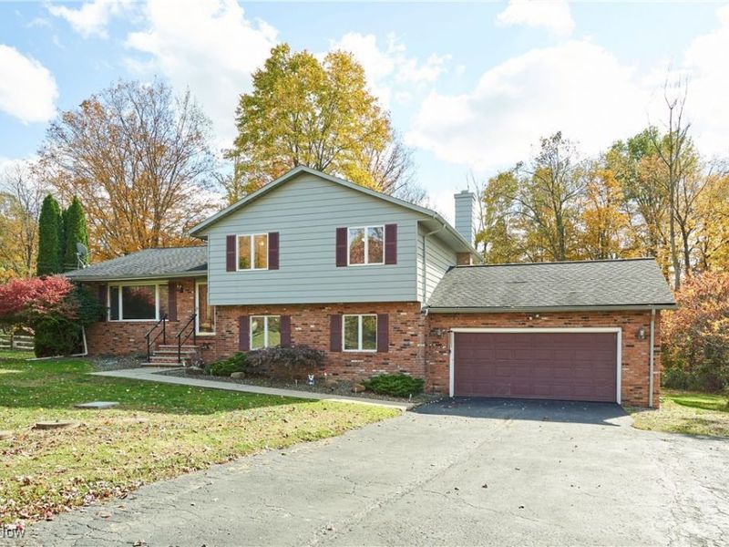 8585 Carmichael Drive, Chesterland, OH 44026 Photo 1