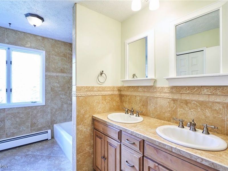 8585 Carmichael Drive, Chesterland, OH 44026 Photo 14