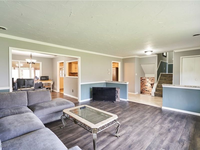 8585 Carmichael Drive, Chesterland, OH 44026 Photo 4