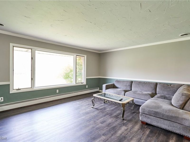 8585 Carmichael Drive, Chesterland, OH 44026 Photo 9